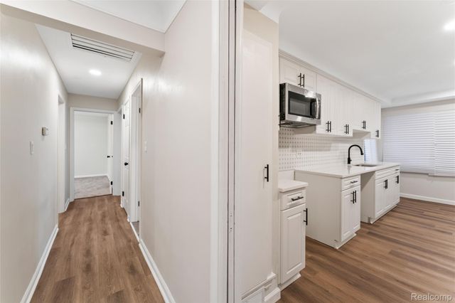 19300 Greydale Avenue, Detroit, MI 48219