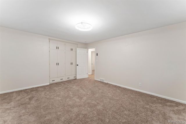 19300 Greydale Avenue, Detroit, MI 48219