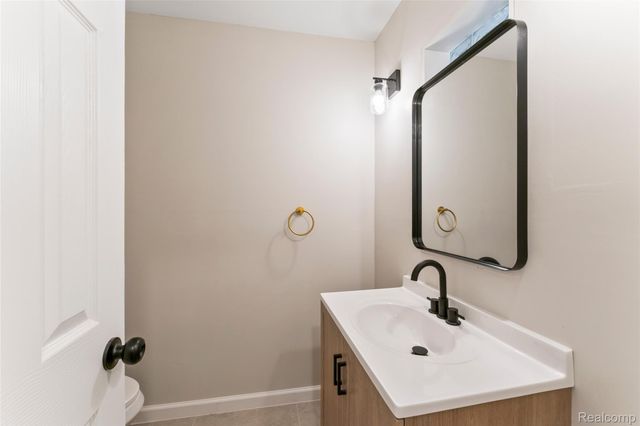 19300 Greydale Avenue, Detroit, MI 48219