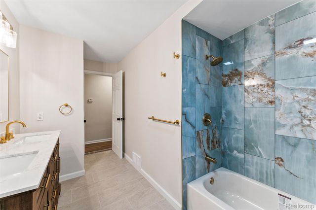 19300 Greydale Avenue, Detroit, MI 48219