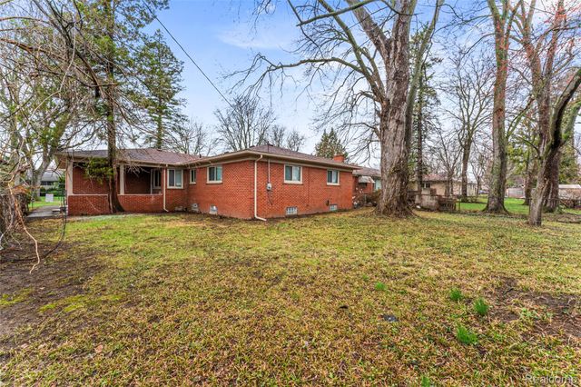 19300 Greydale Avenue, Detroit, MI 48219