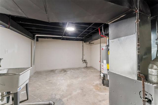 19300 Greydale Avenue, Detroit, MI 48219