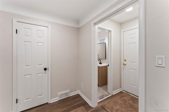 19300 Greydale Avenue, Detroit, MI 48219