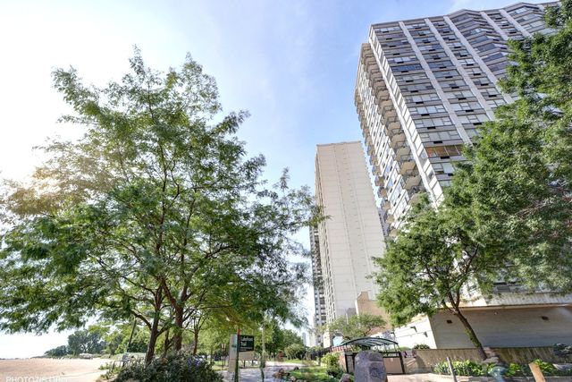 5757 N Sheridan Road 18C, Chicago, IL 60660