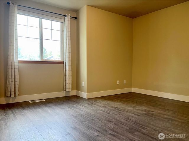 18711 10th Avenue SE, Bothell, WA 98012