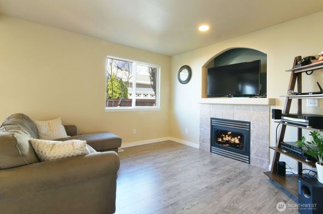 18711 10th Avenue SE, Bothell, WA 98012