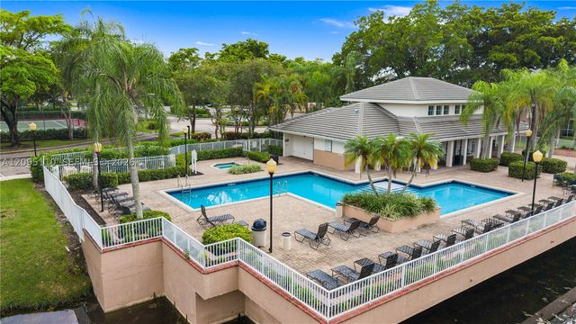 9833 Westview Dr 835, Coral Springs, FL 33076