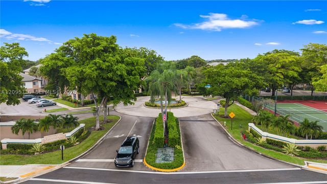 9833 Westview Dr 835, Coral Springs, FL 33076