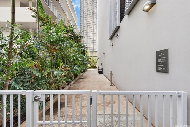 1500 Rycroft Street 1410R, Honolulu, HI 96814