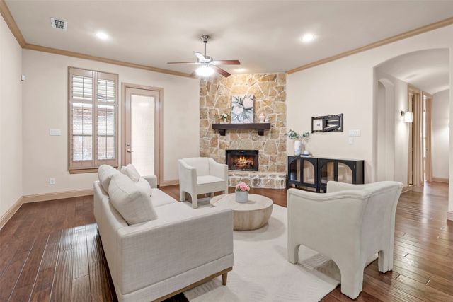 437 Middleton Drive, Roanoke, TX 76262