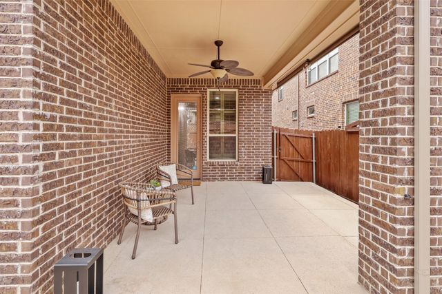 437 Middleton Drive, Roanoke, TX 76262