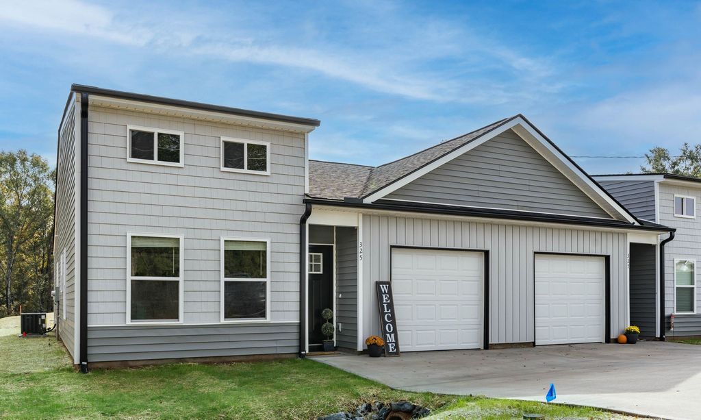 325-327 R C Thompson Road, Chesnee, SC 29323