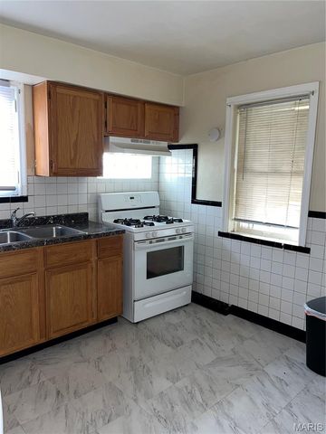5979 Drury Lane, St Louis, MO 63147