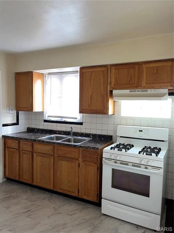 5979 Drury Lane, St Louis, MO 63147