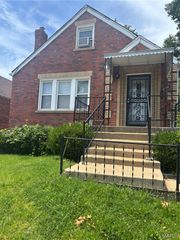 5979 Drury Lane, St Louis, MO 63147