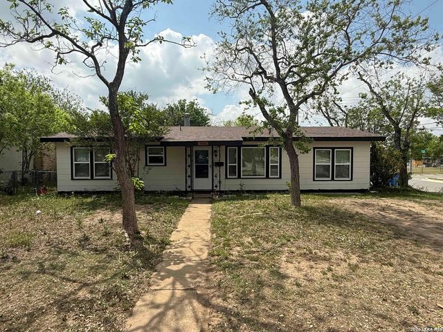 903 E Walnut, Seguin, TX 78155