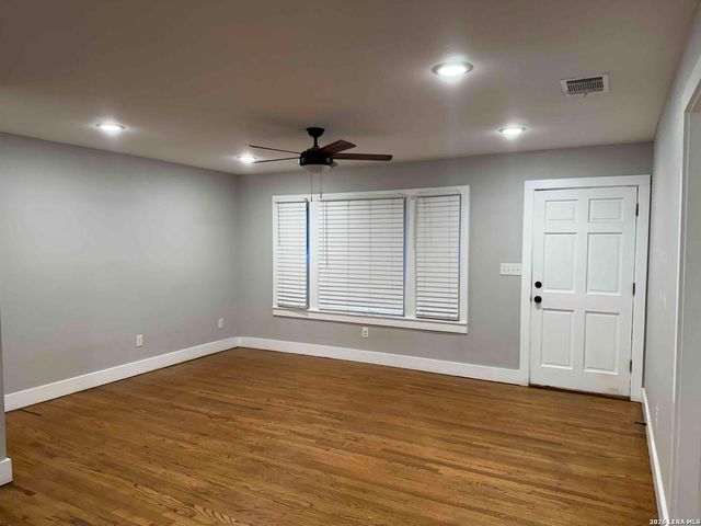 903 E Walnut, Seguin, TX 78155