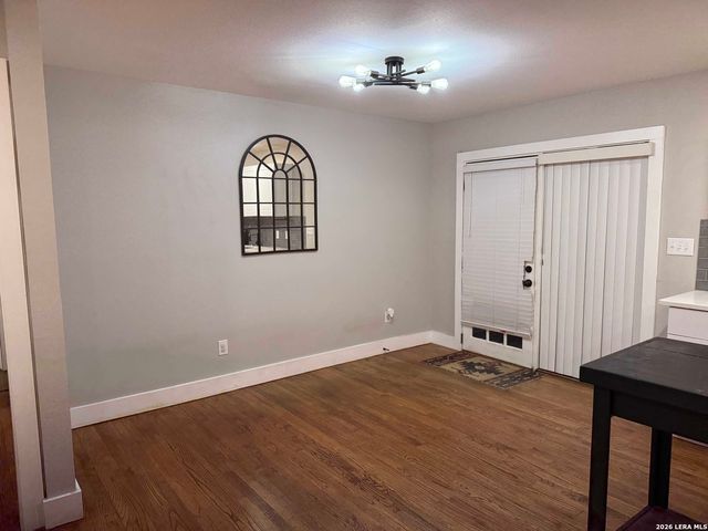 903 E Walnut, Seguin, TX 78155