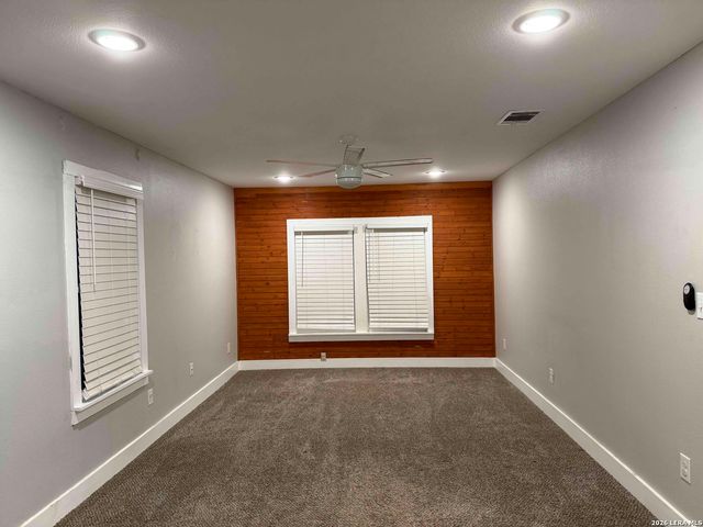 903 E Walnut, Seguin, TX 78155