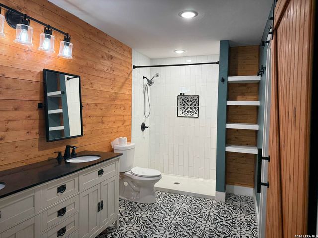 903 E Walnut, Seguin, TX 78155