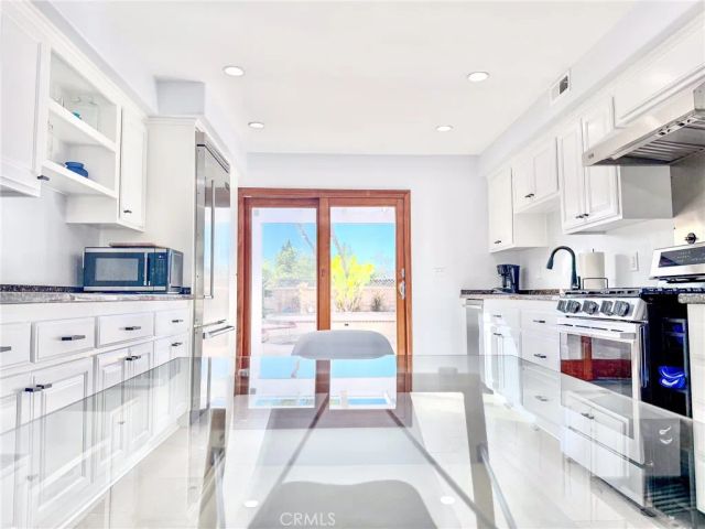 21865 Jinetes, Mission Viejo, CA 92691