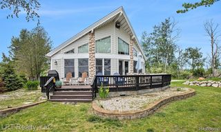 8721 Bayview Road, Onekama, MI 49675