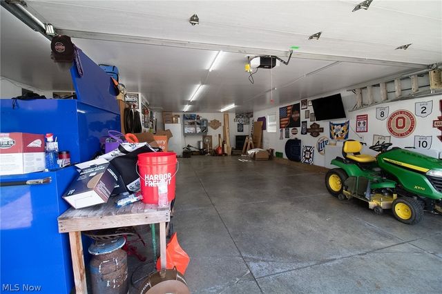 824 S Nearing Circle, Geneva, OH 44041