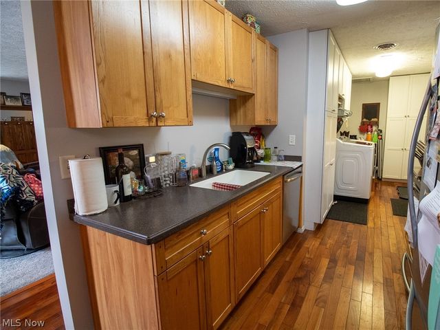 824 S Nearing Circle, Geneva, OH 44041