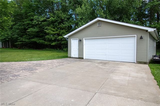 824 S Nearing Circle, Geneva, OH 44041