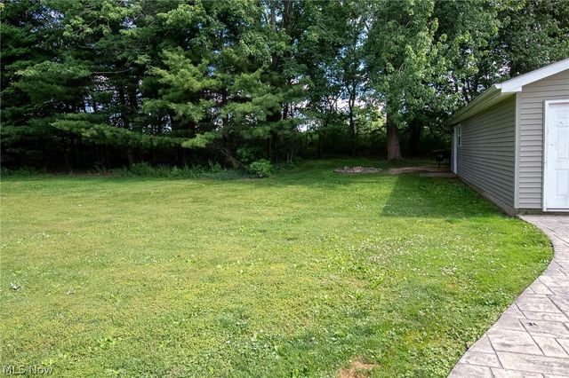 824 S Nearing Circle, Geneva, OH 44041