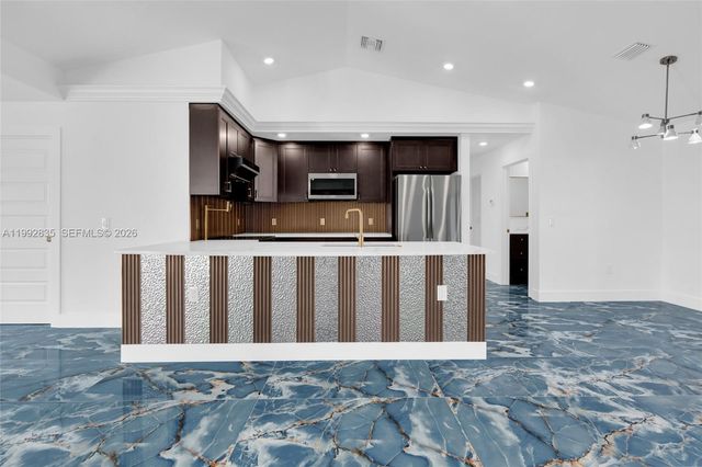 2900 3rd st sw, Other City - In The State Of Florida, FL 33976