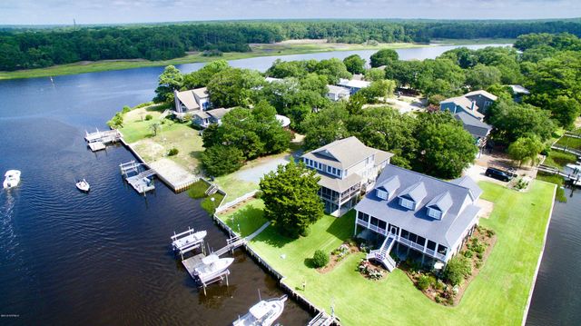 115 SW Yacht Drive, Oak Island, NC 28465