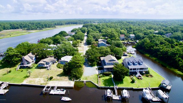 115 SW Yacht Drive, Oak Island, NC 28465