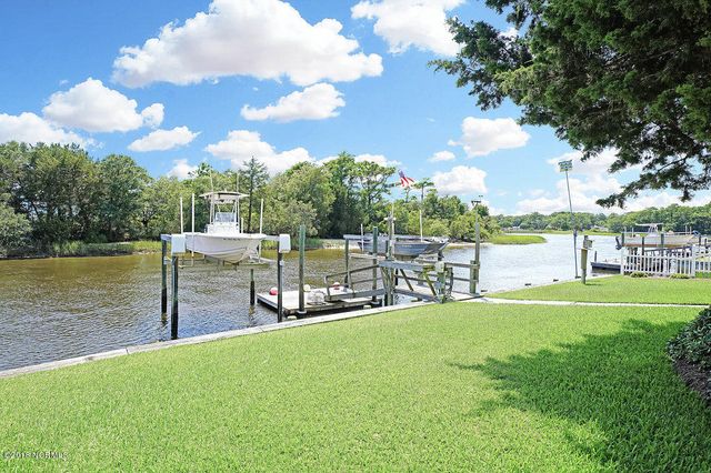 115 SW Yacht Drive, Oak Island, NC 28465