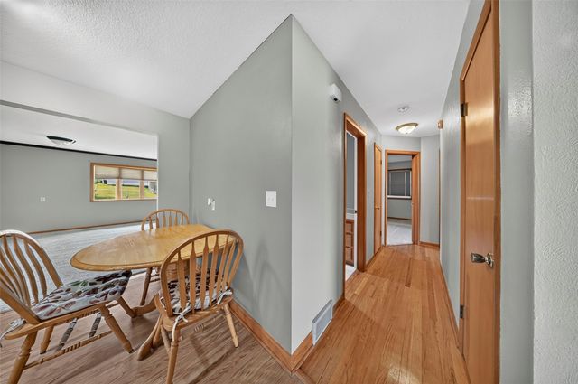 2512 Mallory Street SW, Cedar Rapids, IA 52404