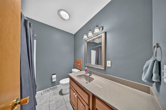 2512 Mallory Street SW, Cedar Rapids, IA 52404