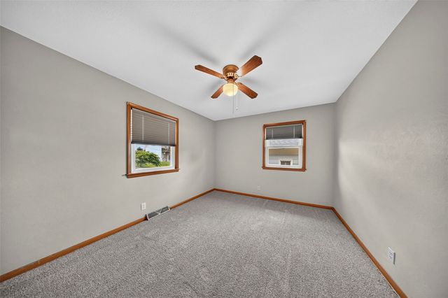 2512 Mallory Street SW, Cedar Rapids, IA 52404