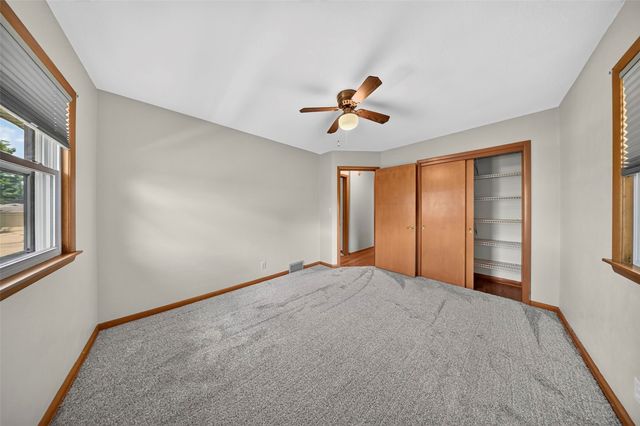 2512 Mallory Street SW, Cedar Rapids, IA 52404