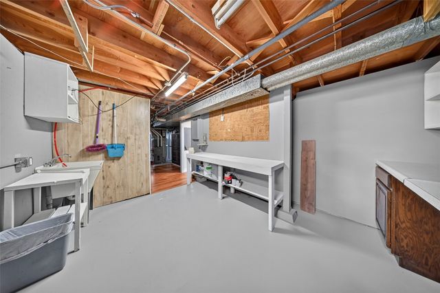 2512 Mallory Street SW, Cedar Rapids, IA 52404