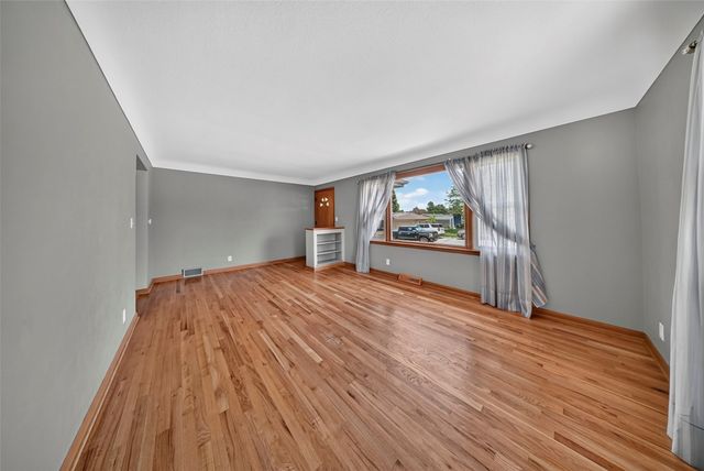 2512 Mallory Street SW, Cedar Rapids, IA 52404