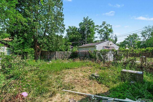 2000 Brighton Street, Detroit, MI 48203