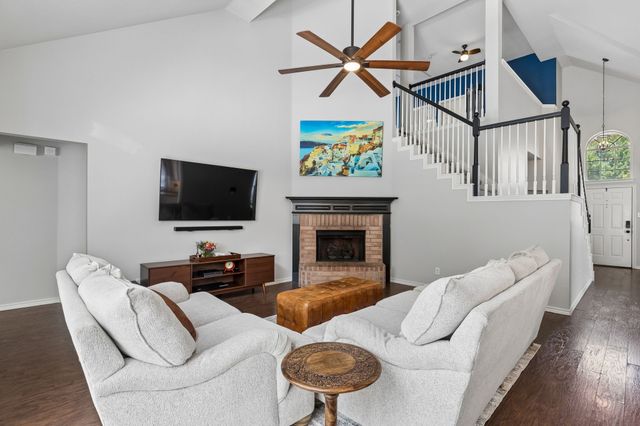 800 Wooded Creek Lane, Mckinney, TX 75071