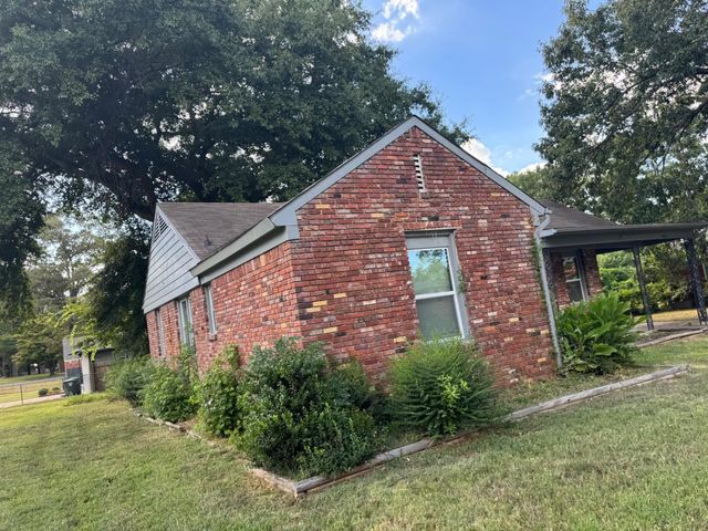 5025 LOCHINVAR RD, Memphis, TN 38116