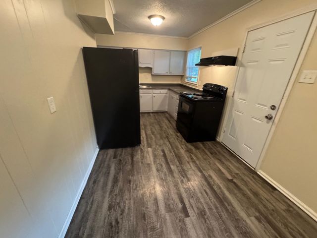 5025 LOCHINVAR RD, Memphis, TN 38116