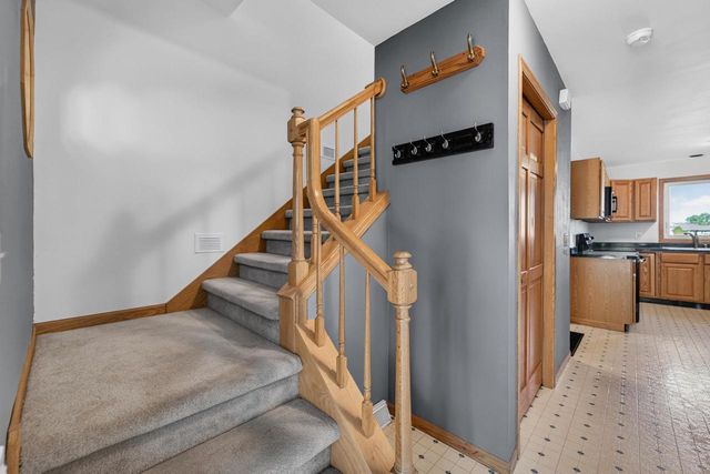 137 Lynne Trail, Oregon, WI 53575