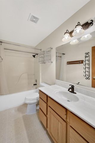137 Lynne Trail, Oregon, WI 53575