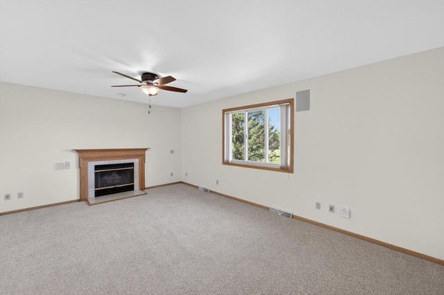 137 Lynne Trail, Oregon, WI 53575
