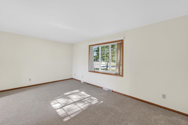 137 Lynne Trail, Oregon, WI 53575
