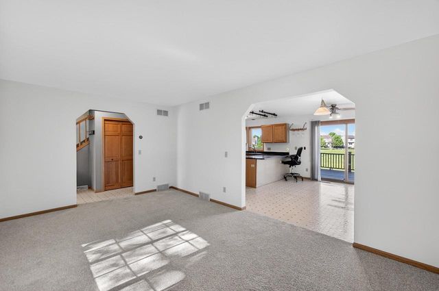 137 Lynne Trail, Oregon, WI 53575