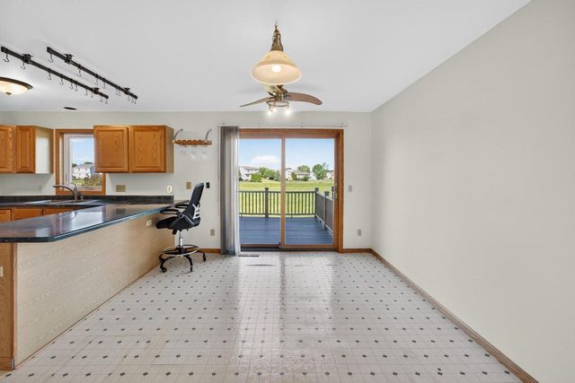 137 Lynne Trail, Oregon, WI 53575